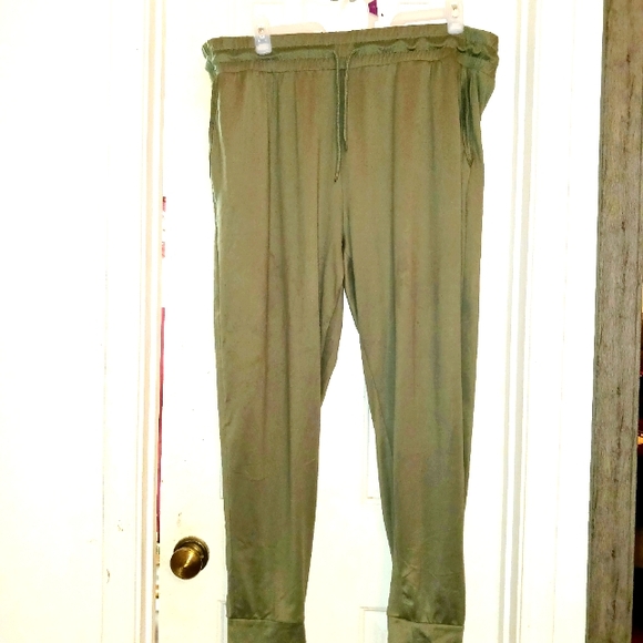 Pants - Women's workout pants